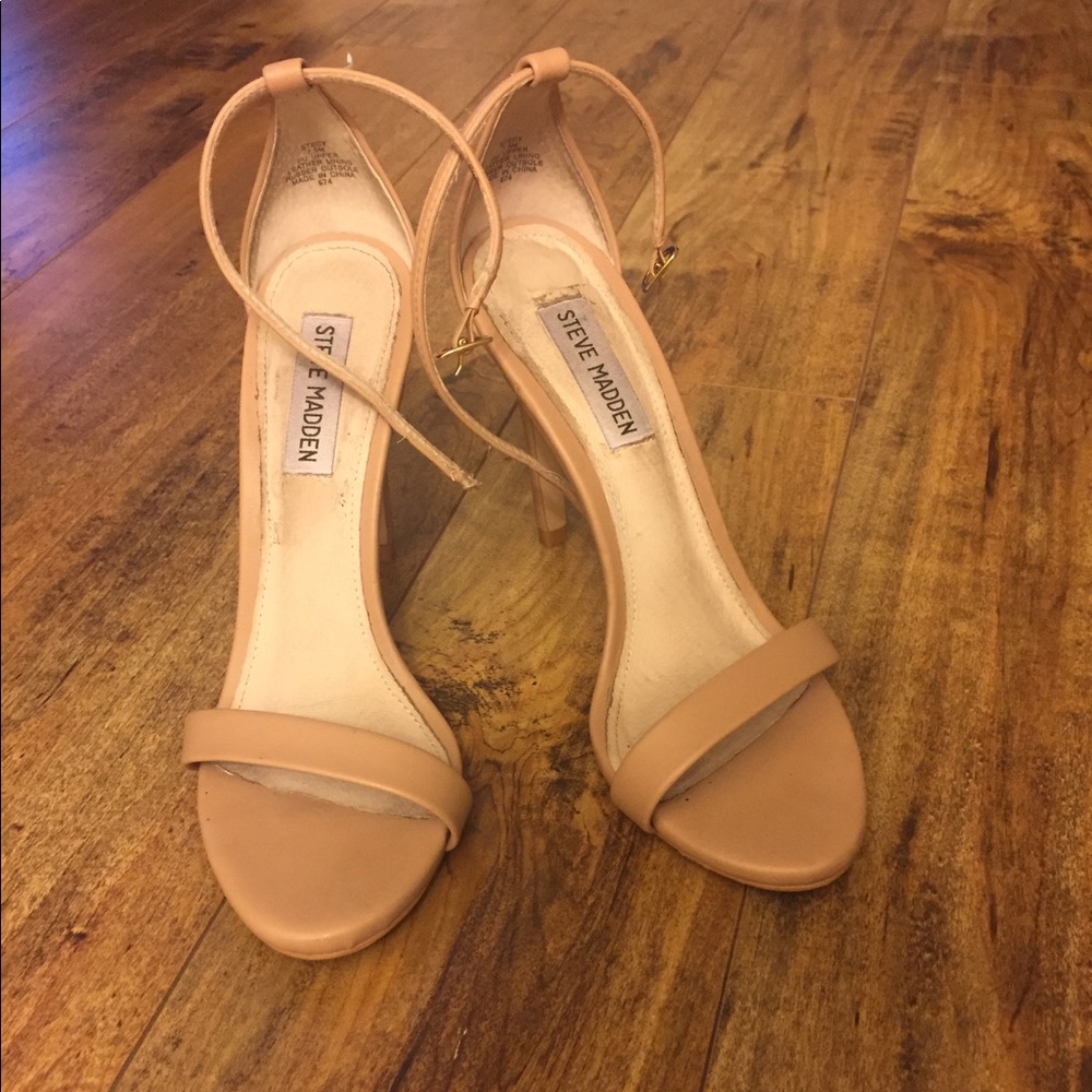 Steve Madden Nude strappy ankle sandals heels 7.5